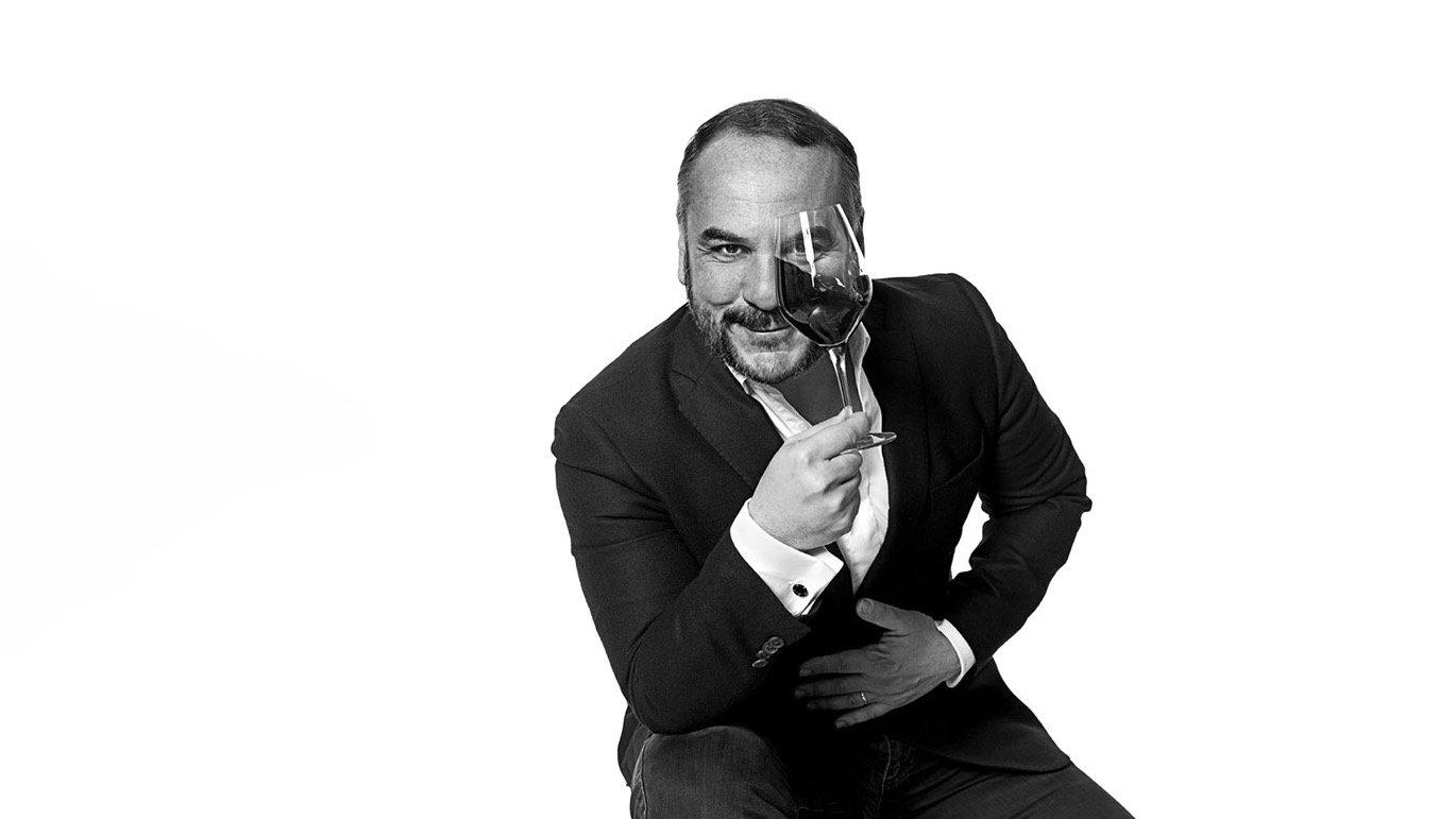 Francois-Xavier Demaison : Di(x)vin(s) 2025 movie scene