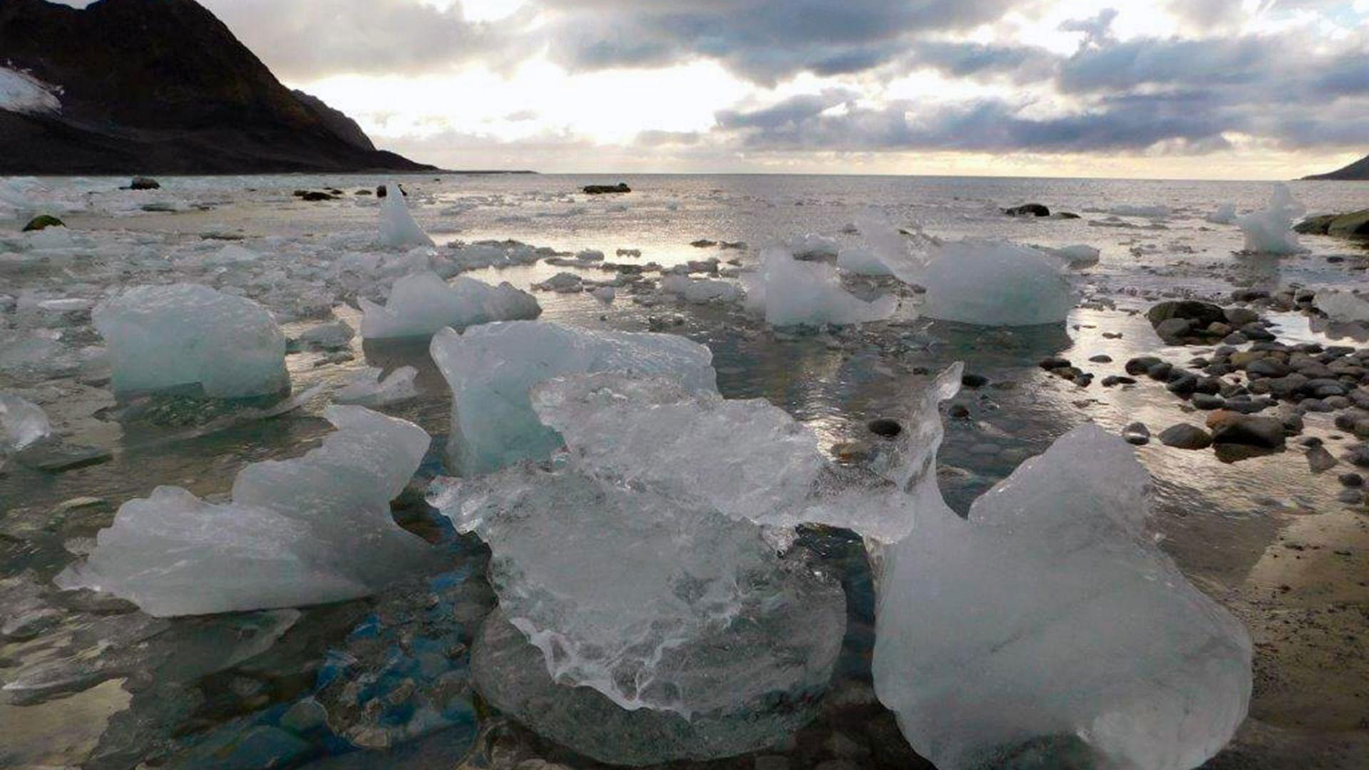 Greenland 2024 movie scene
