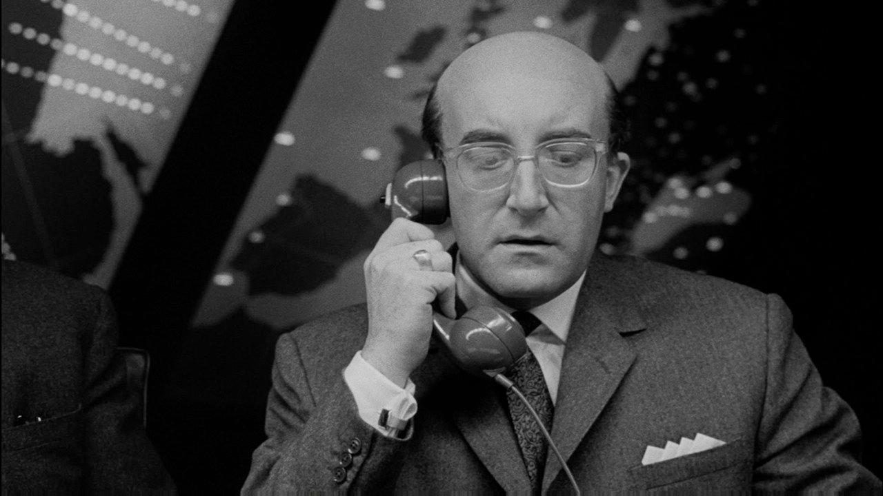 Best Sellers or: Peter Sellers and 'Dr. Strangelove' 2004 movie scene