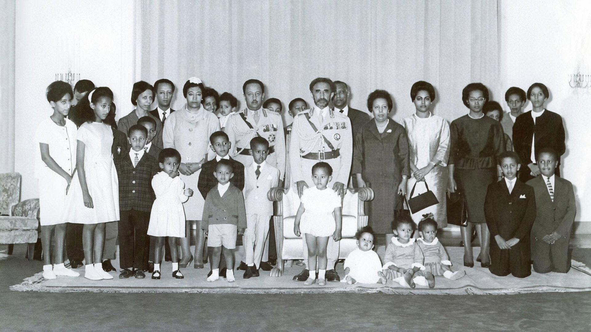 Grandpa Was an Emperor 2023 movie scene