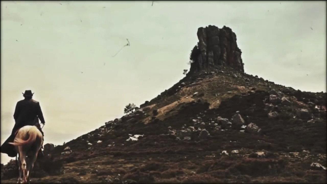 Quella sporca sacca nera 2015 movie scene