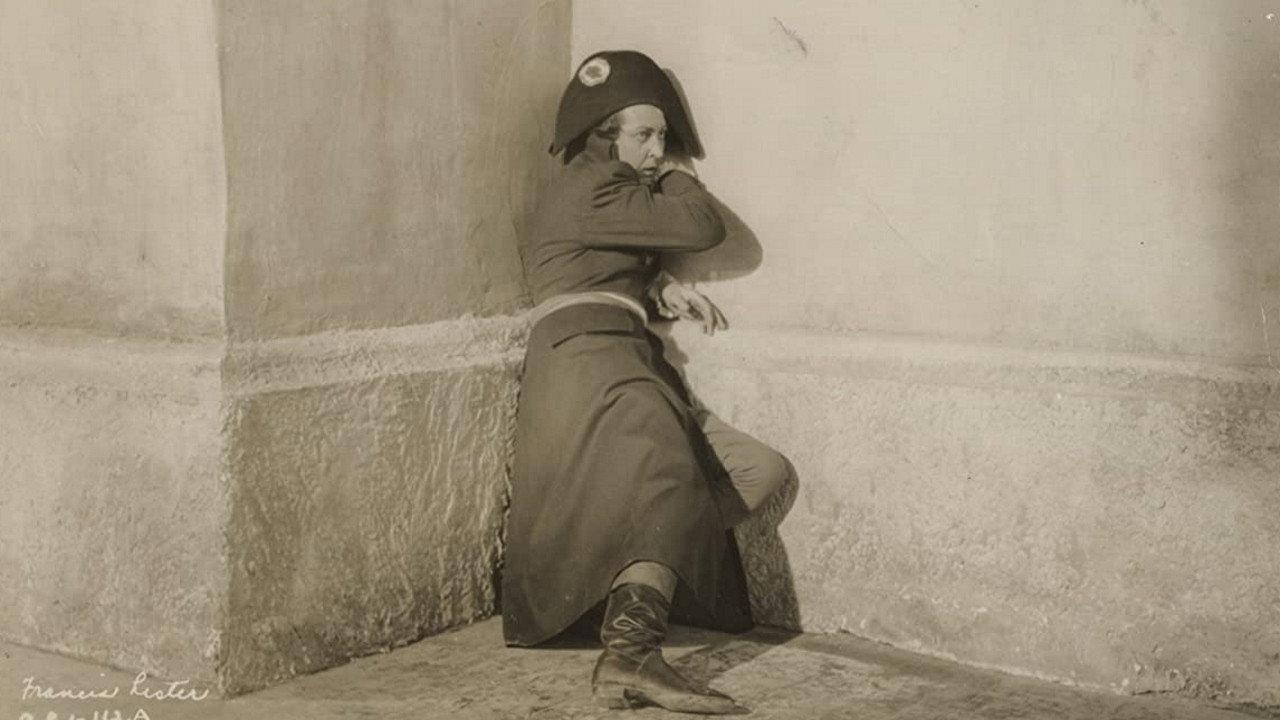 Return of the Scarlet Pimpernel 1937 movie scene