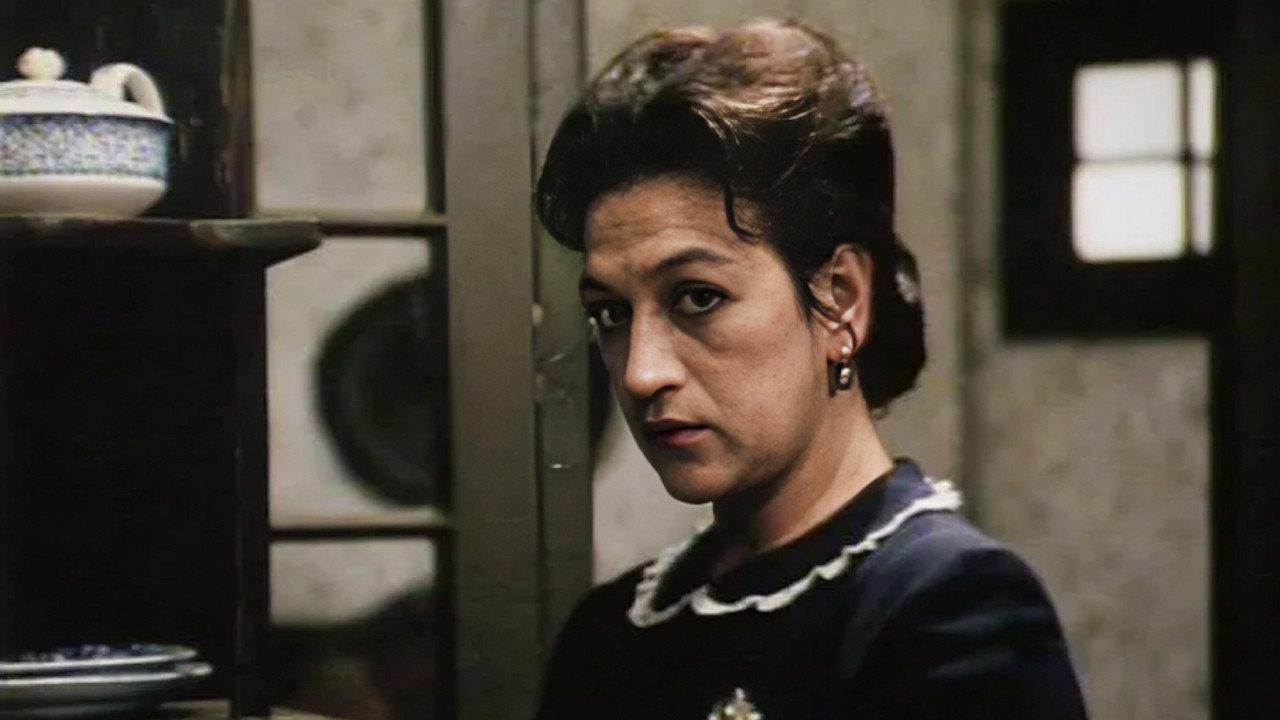 Confessing to Laura 1991 movie scene