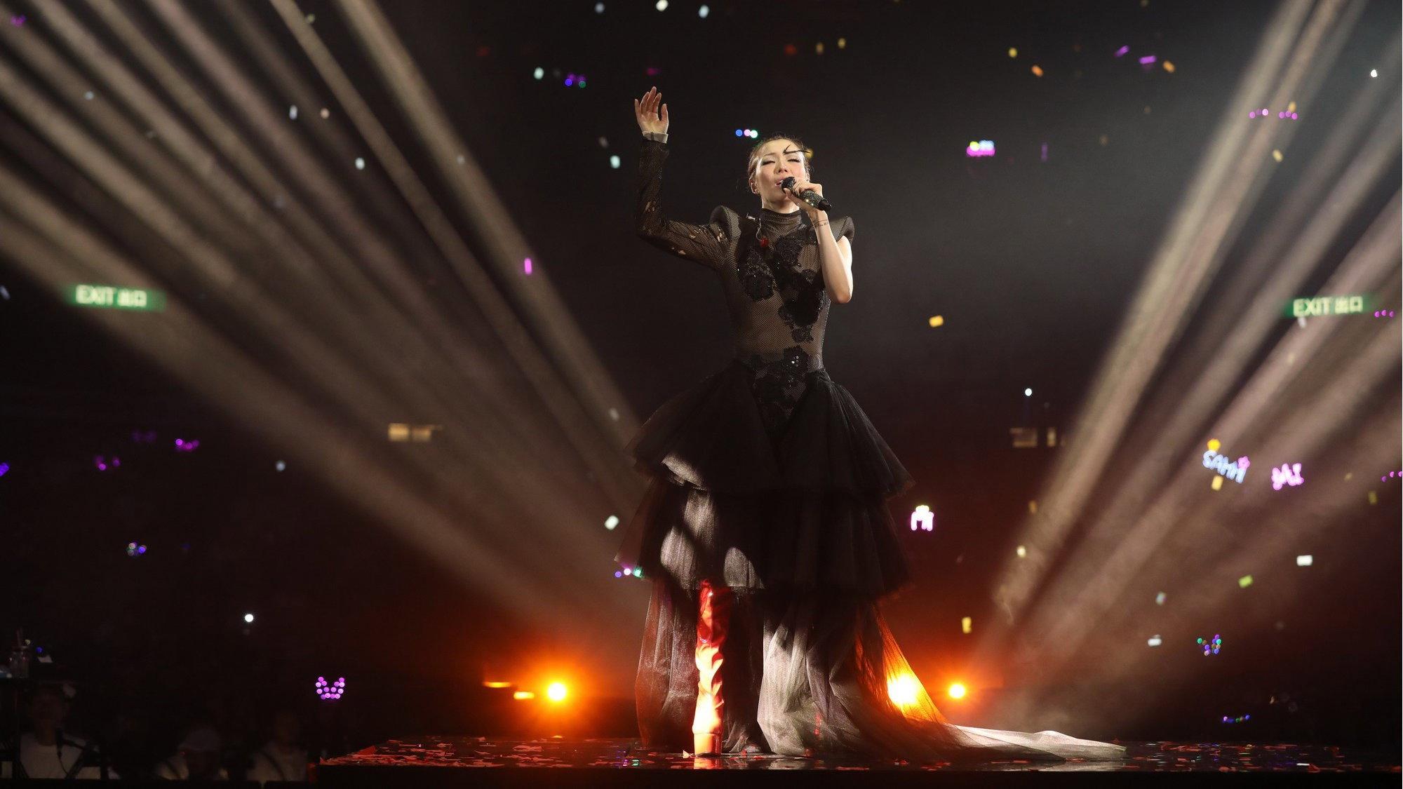 FOLLOWMi World Tour Live 2019 movie scene