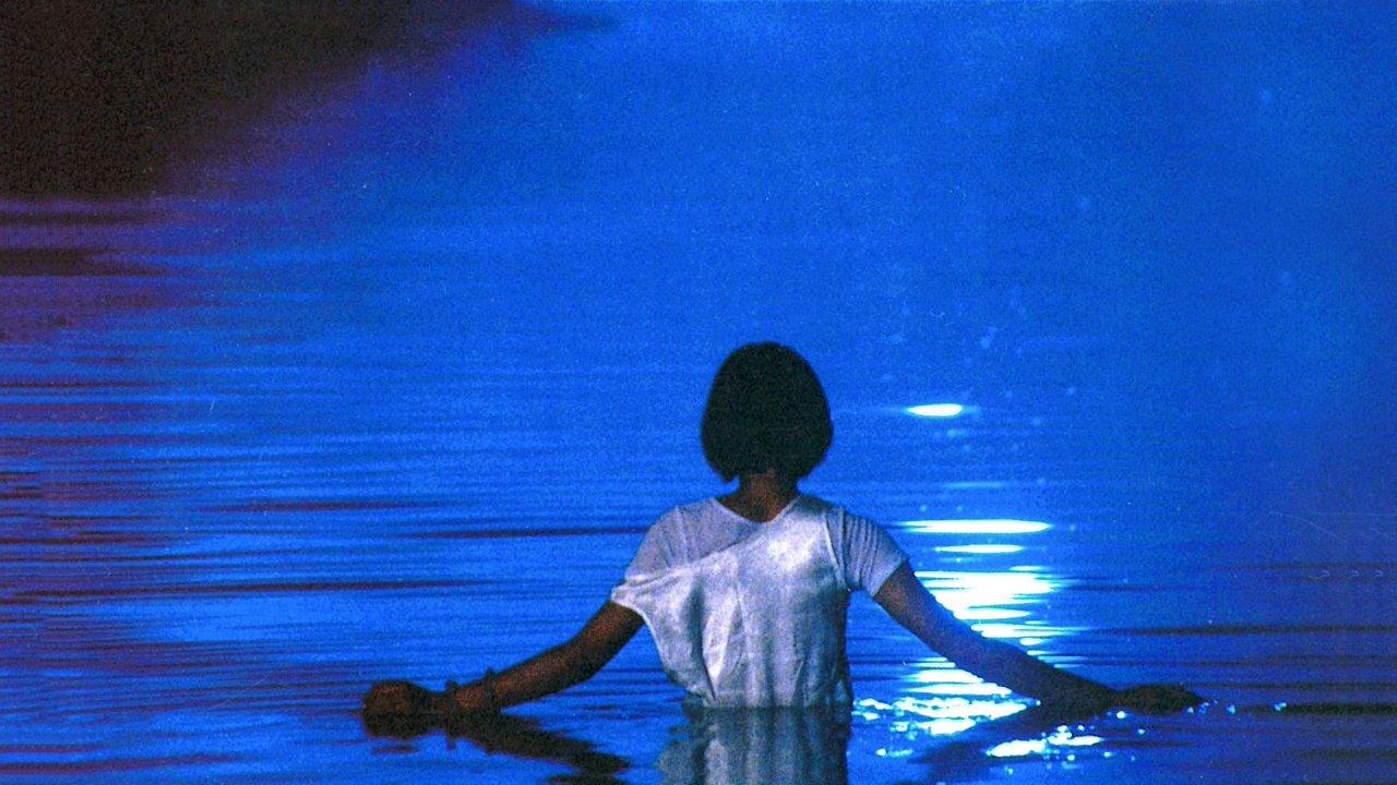 August in the Water 1995 movie scene