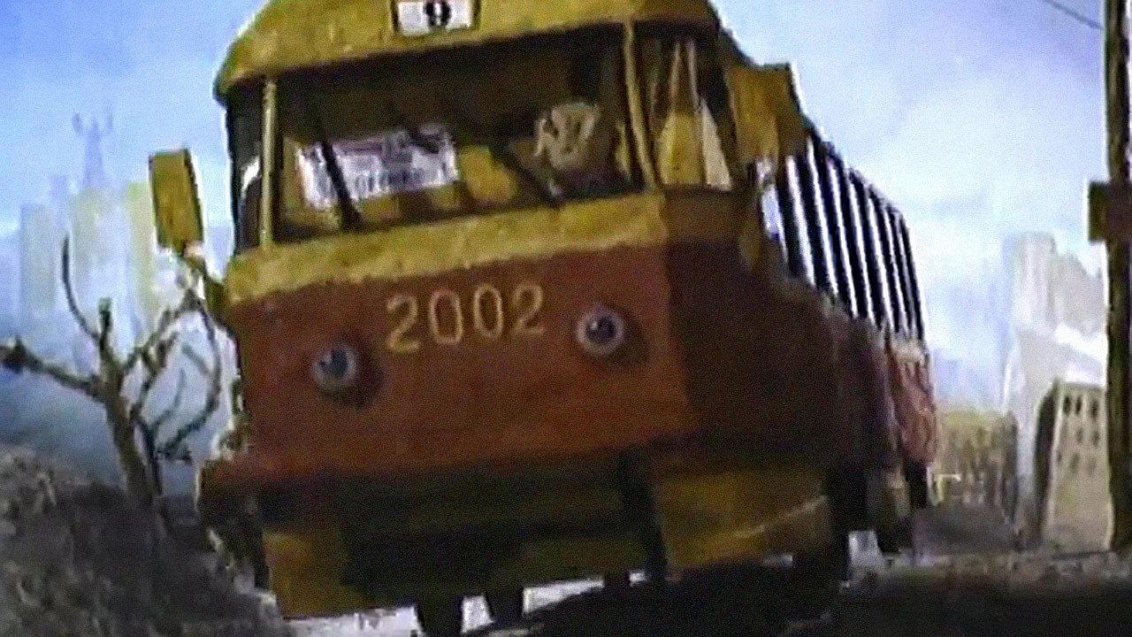 The Tram #9 Was Going 2002 movie scene