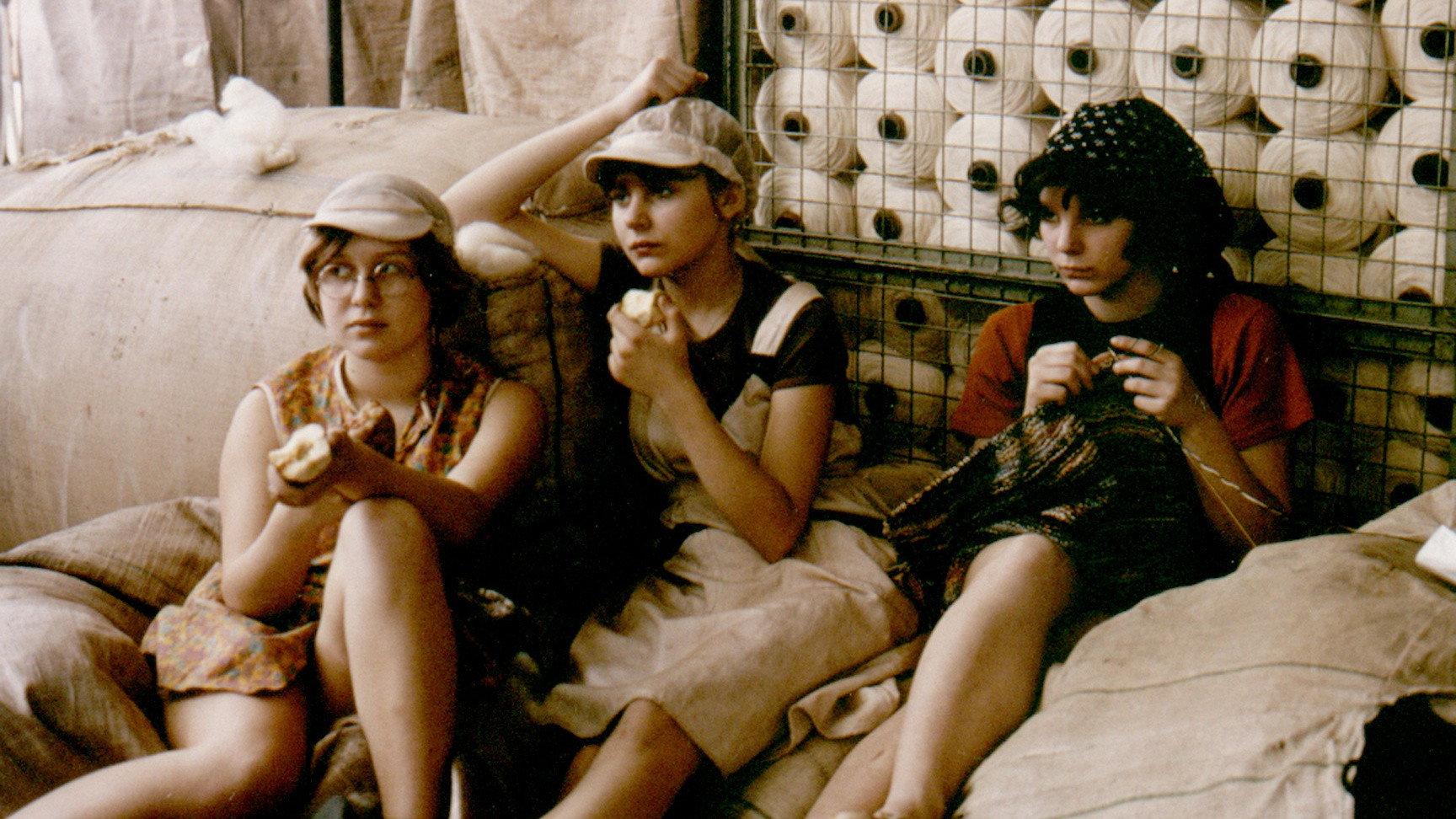 Housata 1980 movie scene
