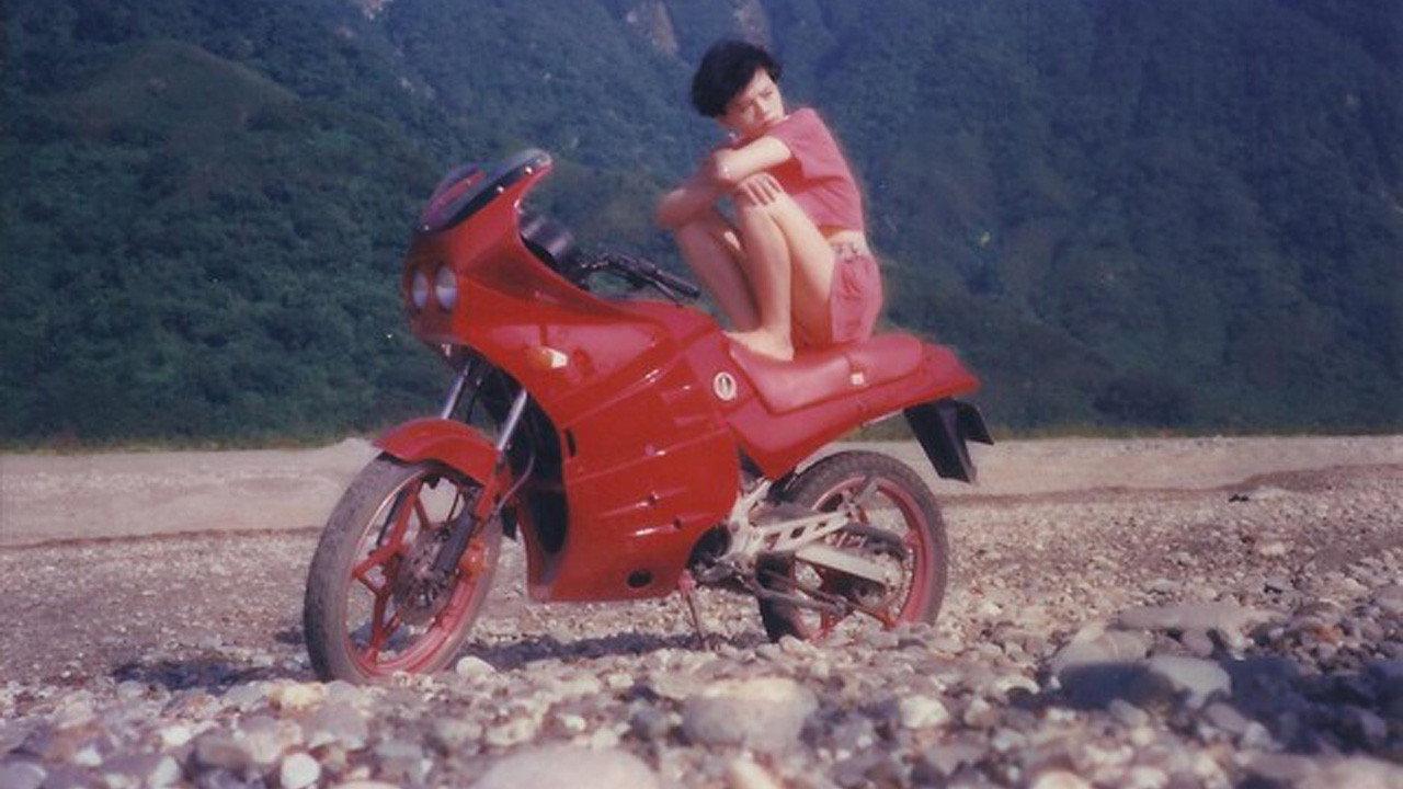 The Man from Island West 1990 movie scene