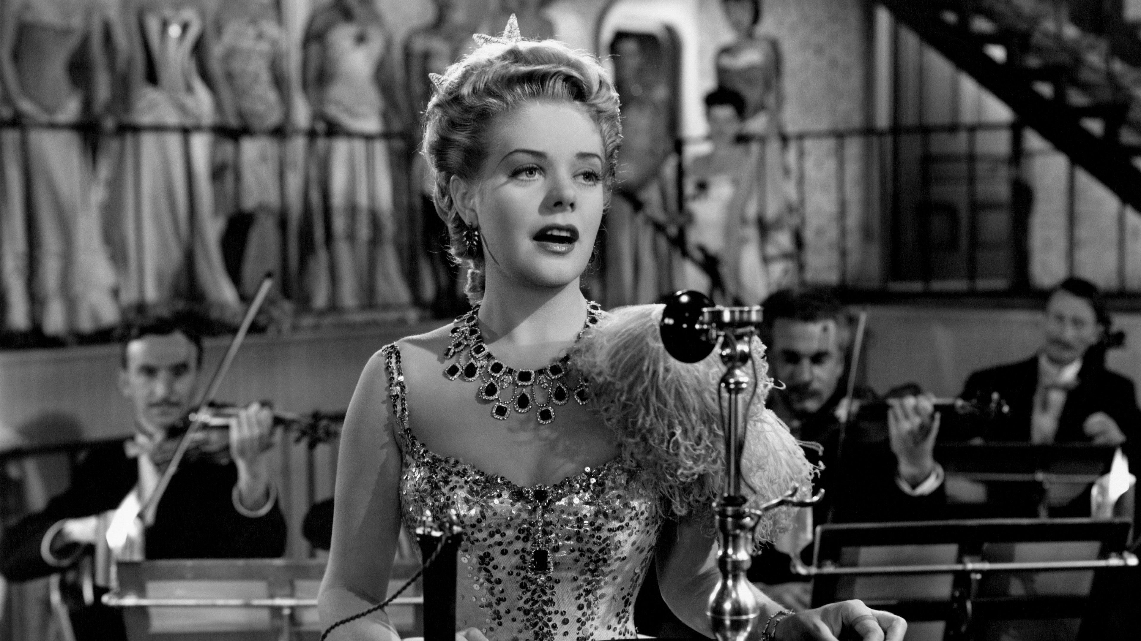 Lillian Russell 1940 movie scene