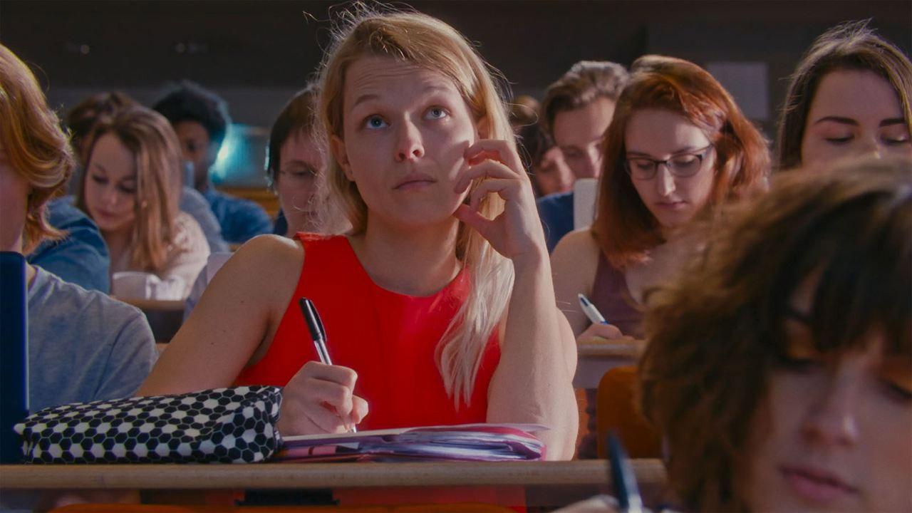 Fille du vent 2020 movie scene