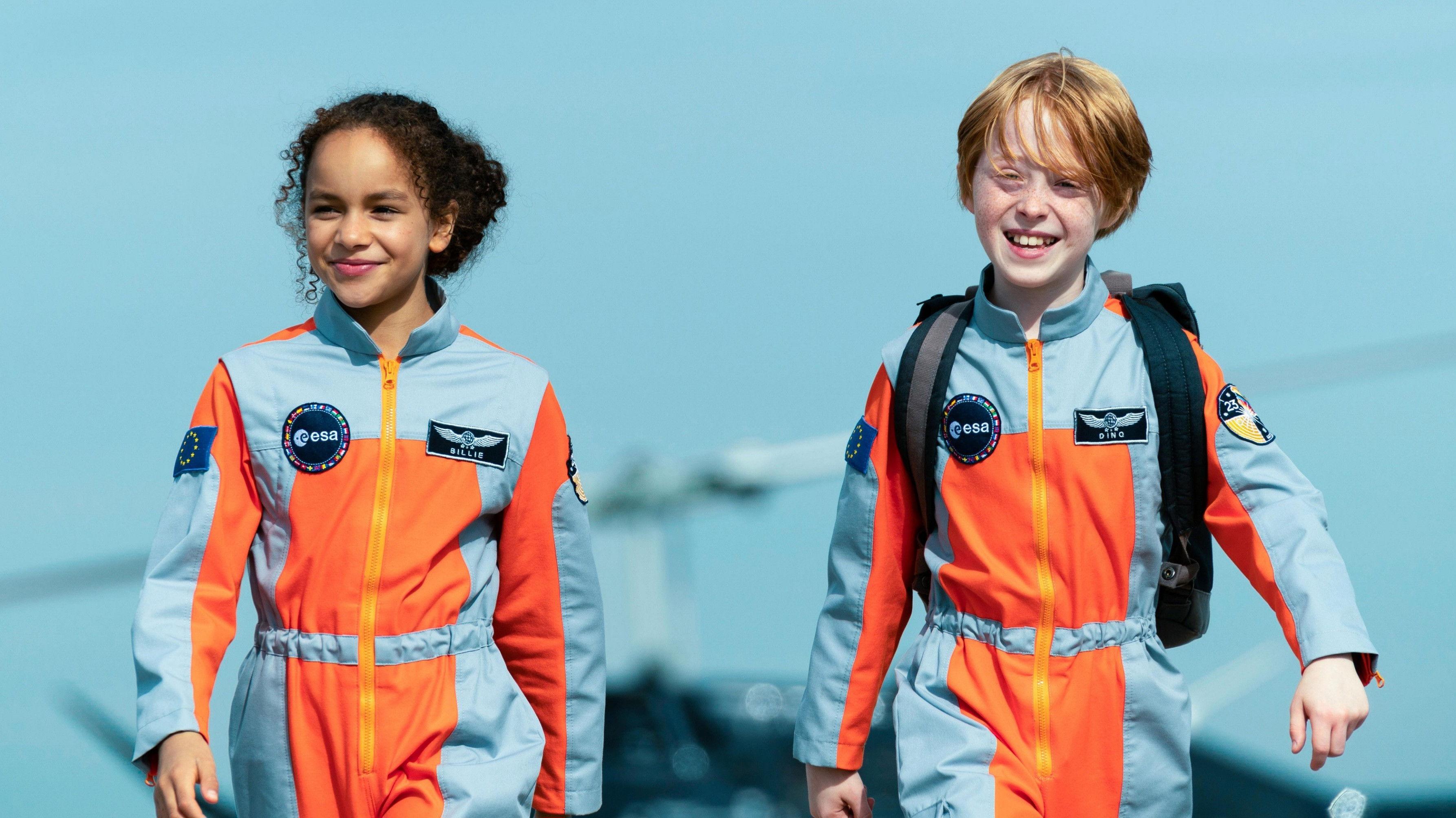 Wow! Message from Outer Space 2023 movie scene