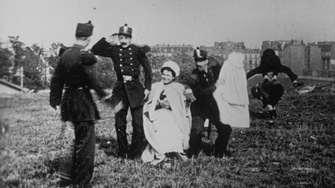 Nounou et soldats 1897 movie scene
