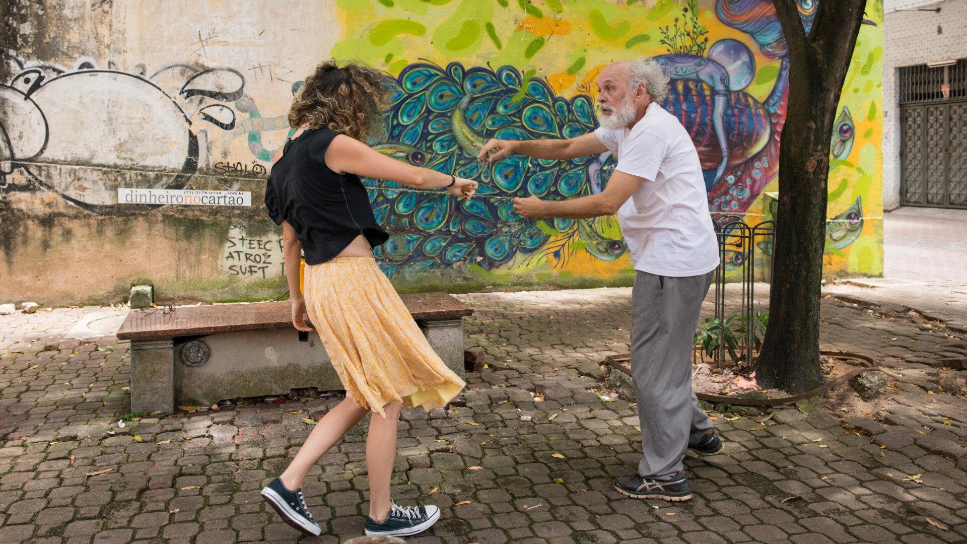 Abaixo a Gravidade 2019 movie scene