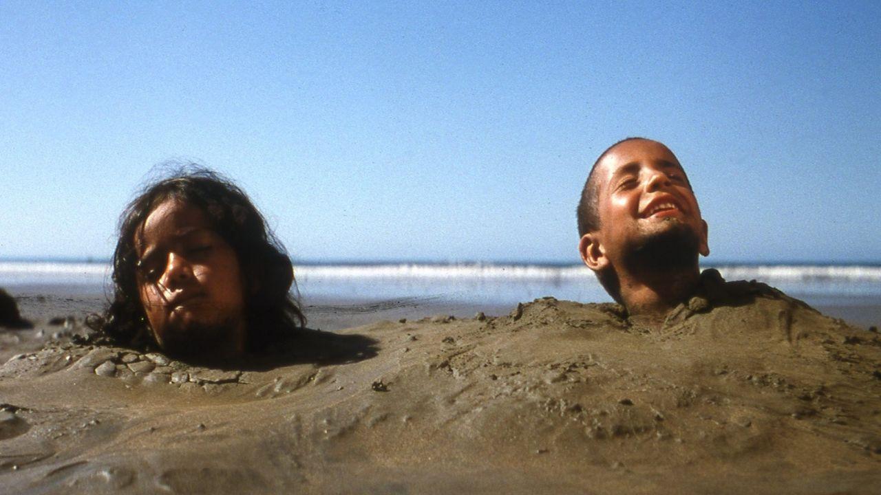 Cold Water of the Sea 2010 movie scene
