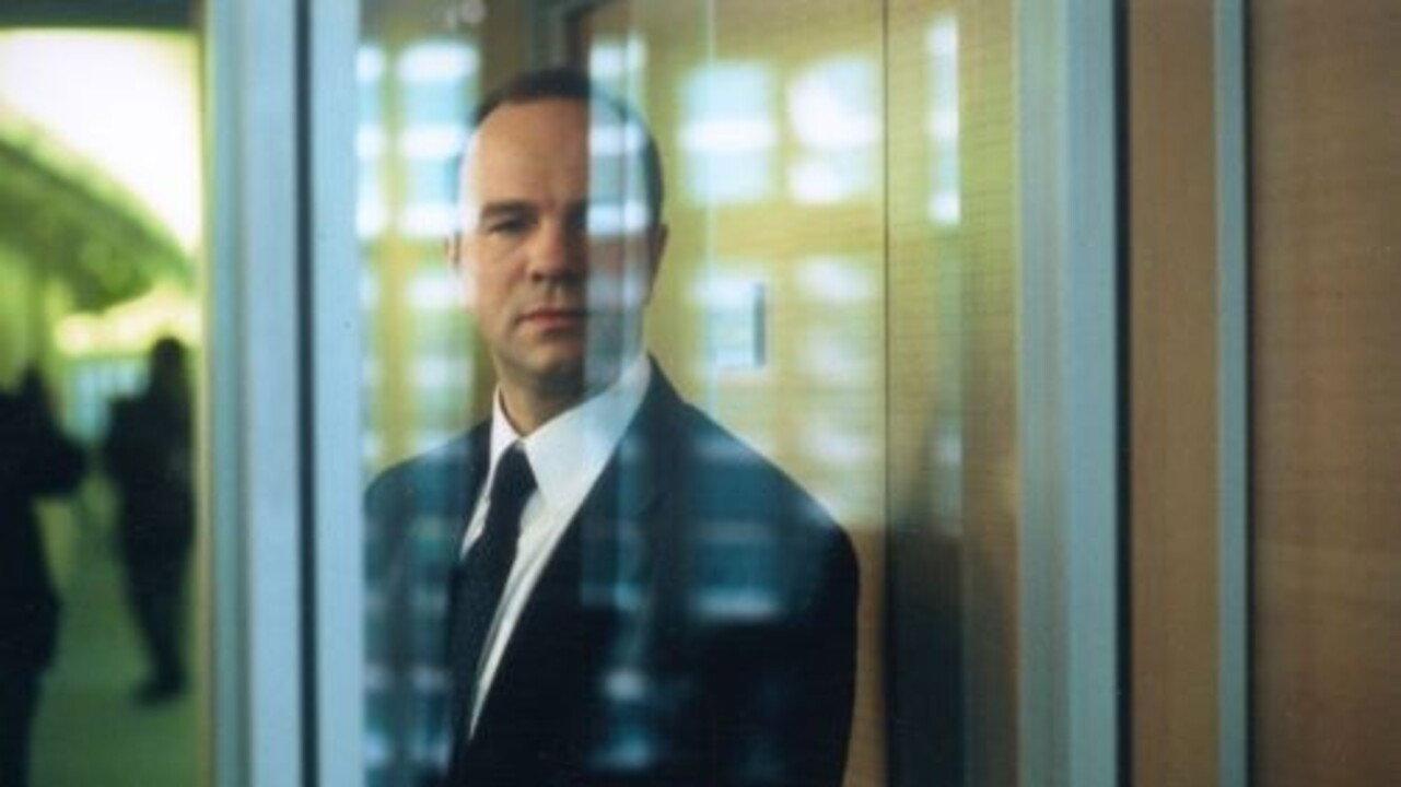 Time Out 2001 movie scene