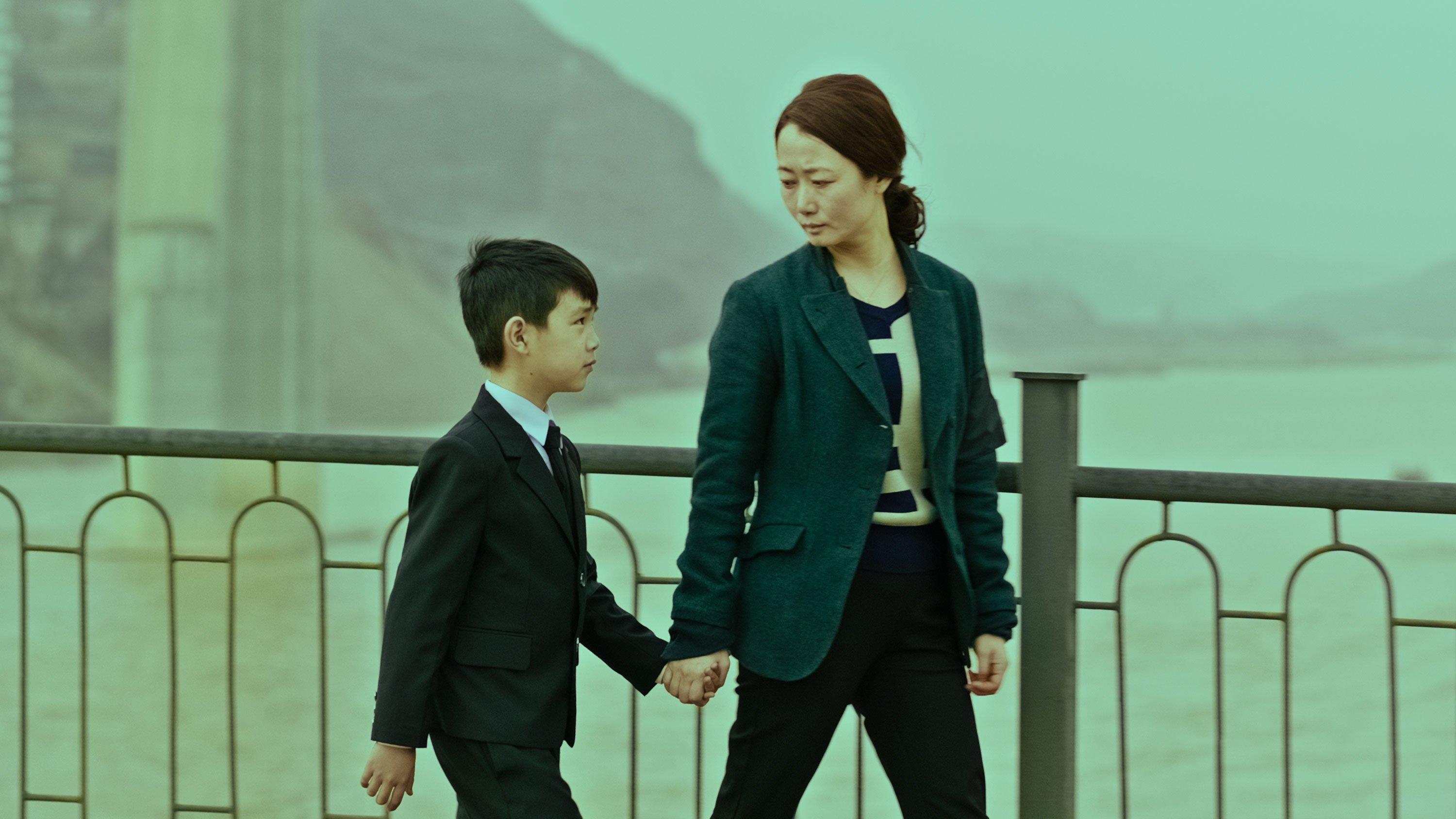 Mountains May Depart 2015 movie scene