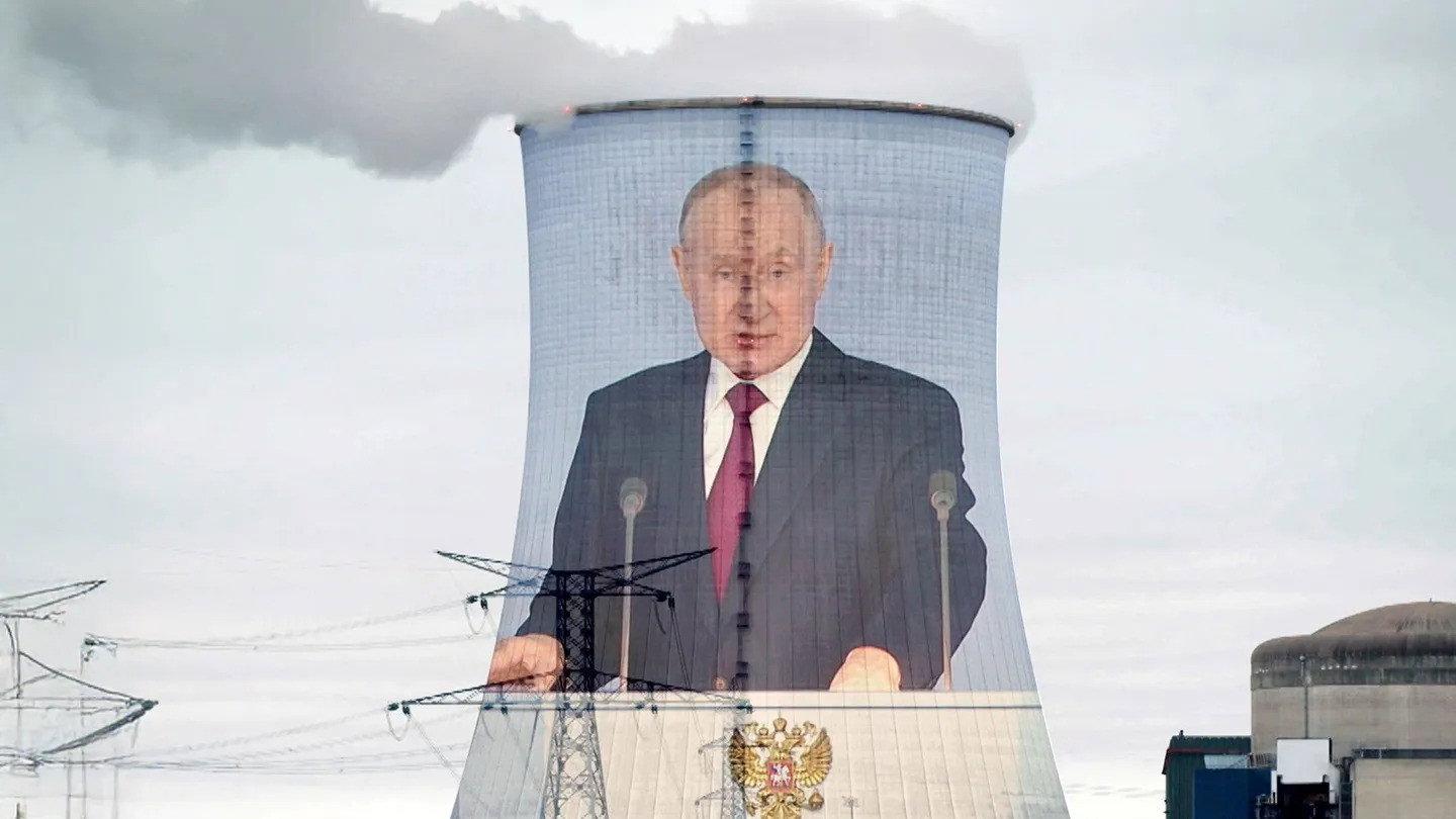 Die Nuklearfalle - Putins Deals mit dem Westen 2025 movie scene