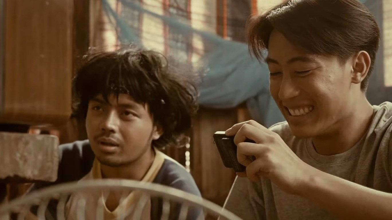 Love in an Old Album 2023 movie scene