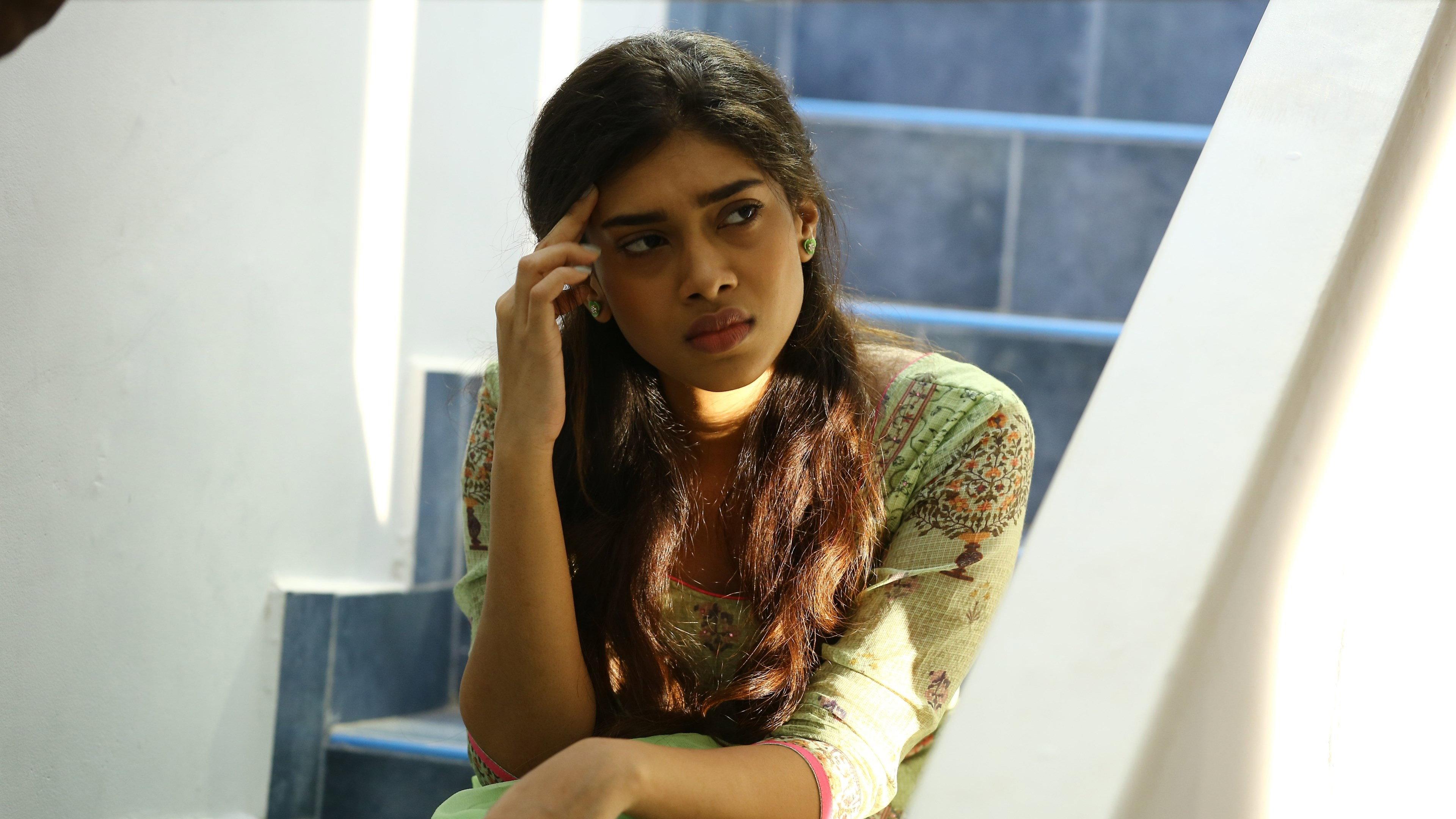 Bodhai Yeri Budhi Maari 2019 movie scene