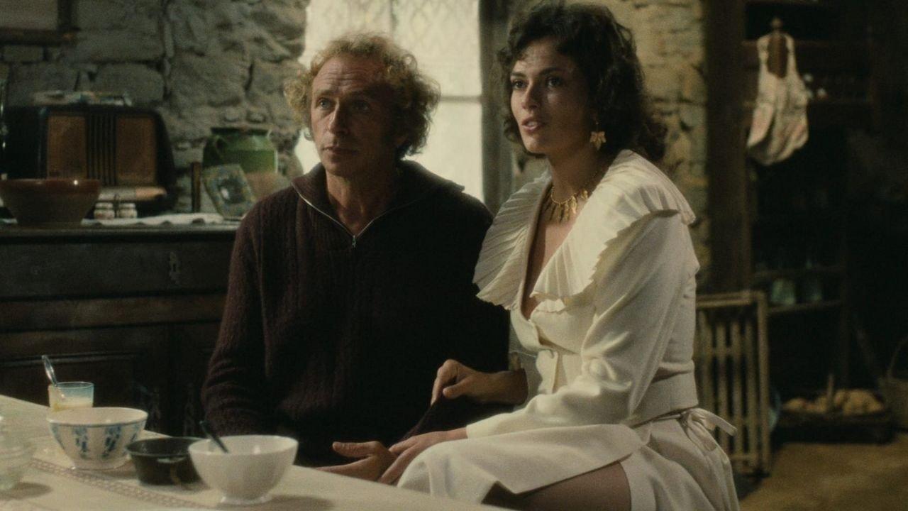 Pick Up Your Belongings 1983 movie scene