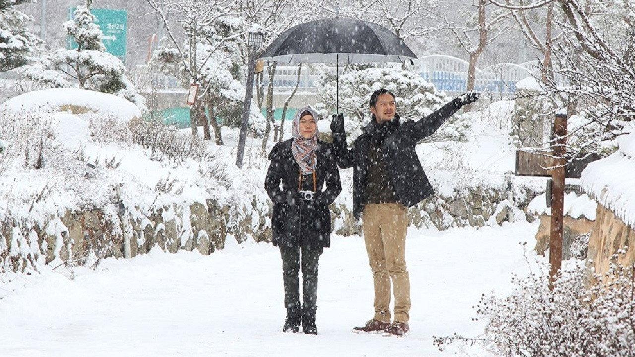 Jilbab Traveler: Love Sparks in Korea 2016 movie scene