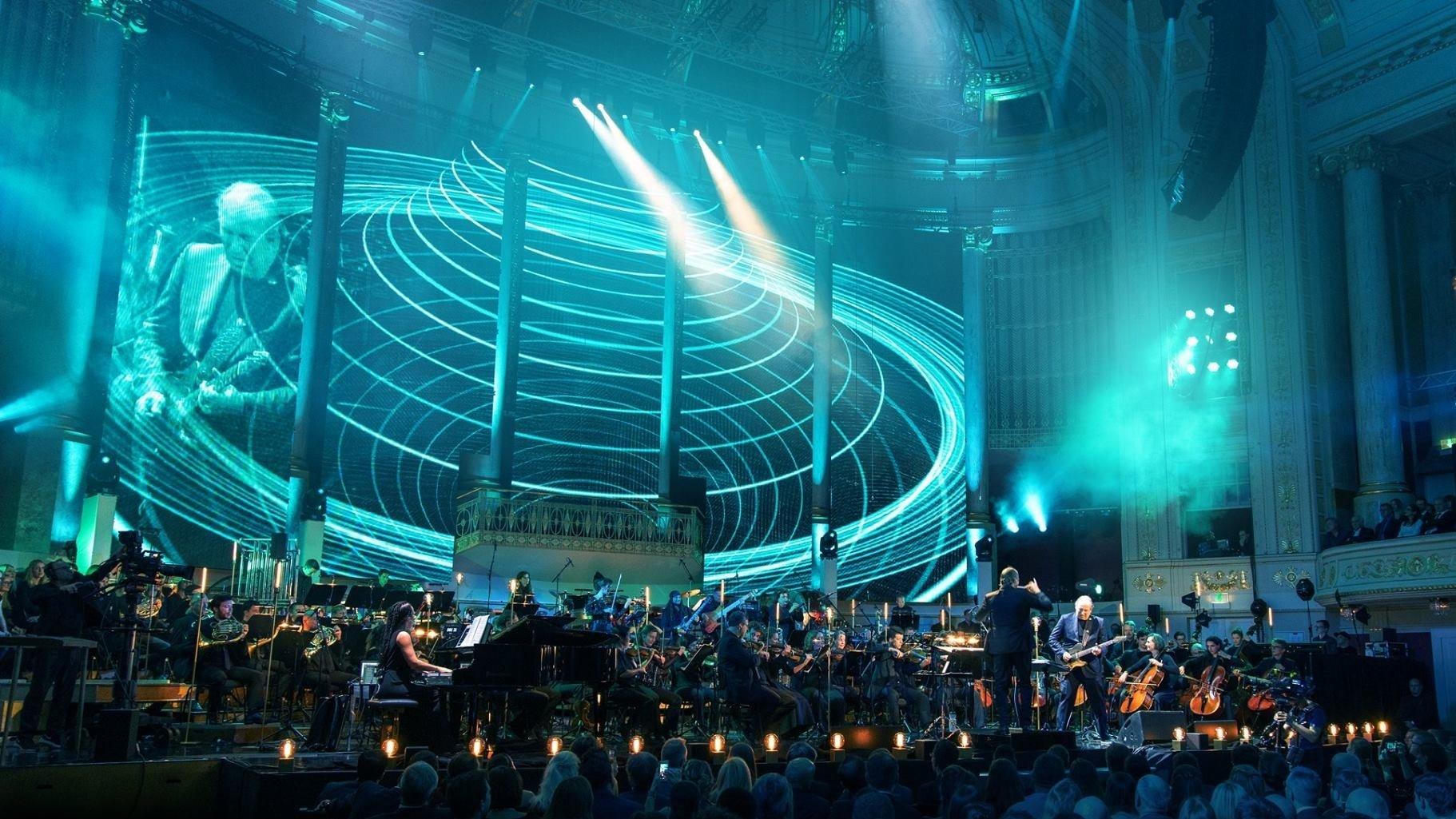 Hans Zimmer - The World of Hans Zimmer: A Symphonic Celebration (Live At Hollywood In Vienna) 2018 movie scene