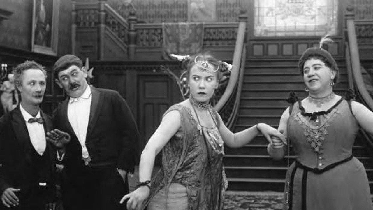 Are Waitresses Safe? 1917 movie scene