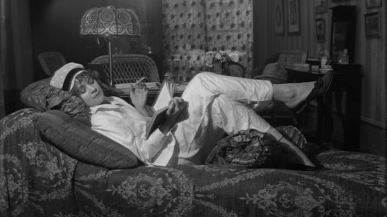 Love and Journalism 1916 movie scene