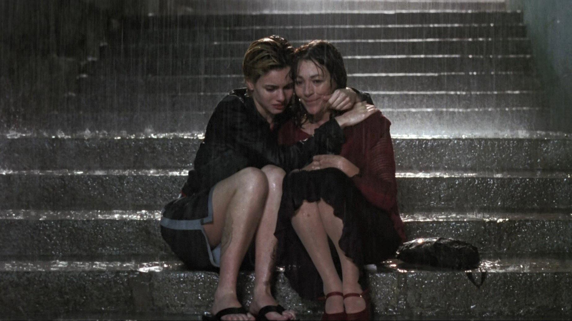 Clara y Elena 2001 movie scene