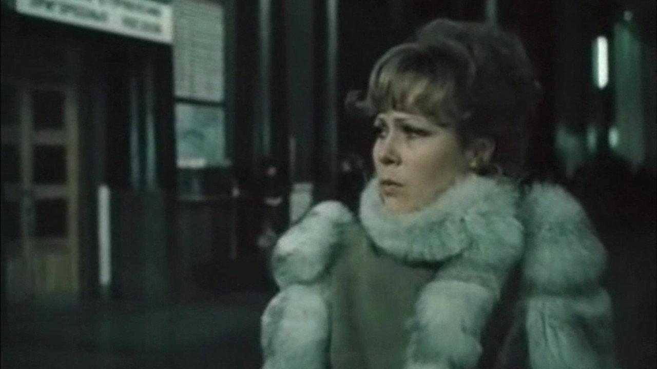Bouquet of Mimosa and Other Flowers 1985 movie scene