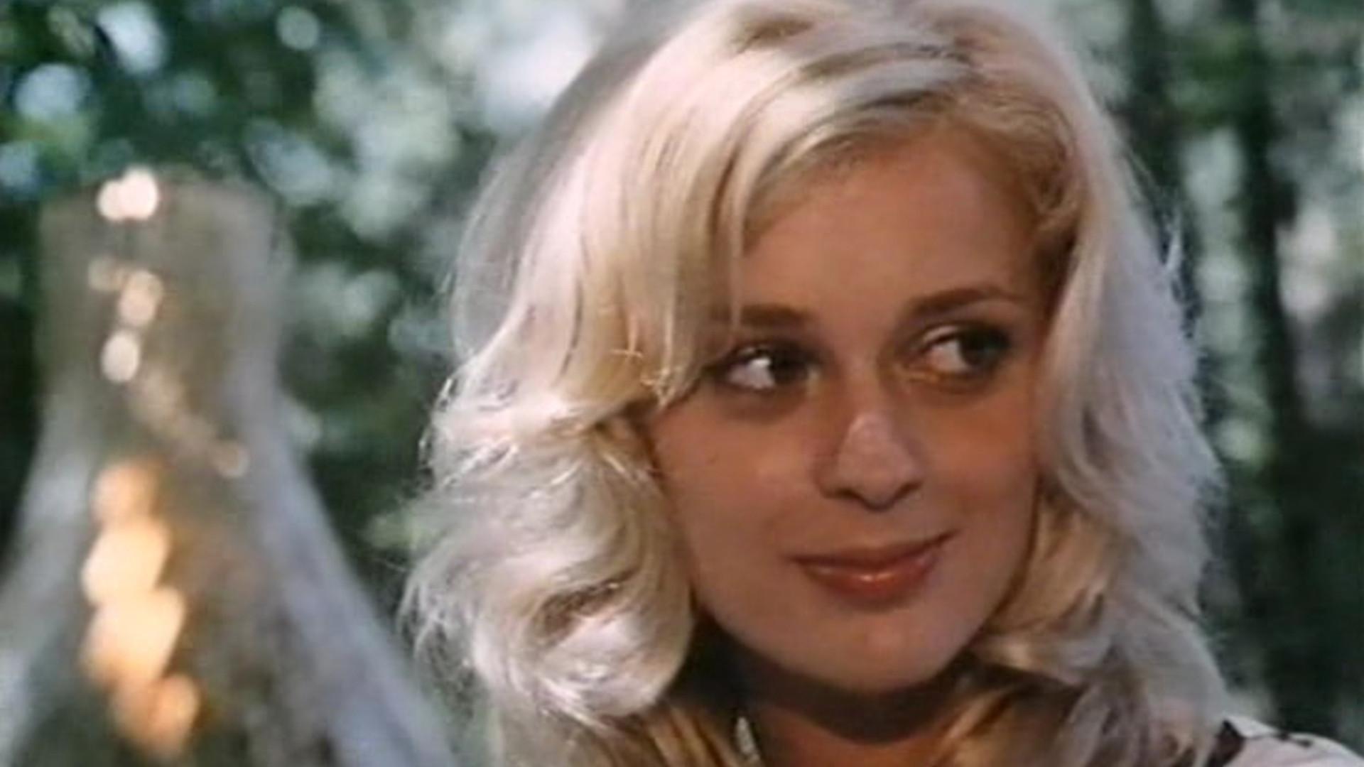 The Resort Girls 1971 movie scene