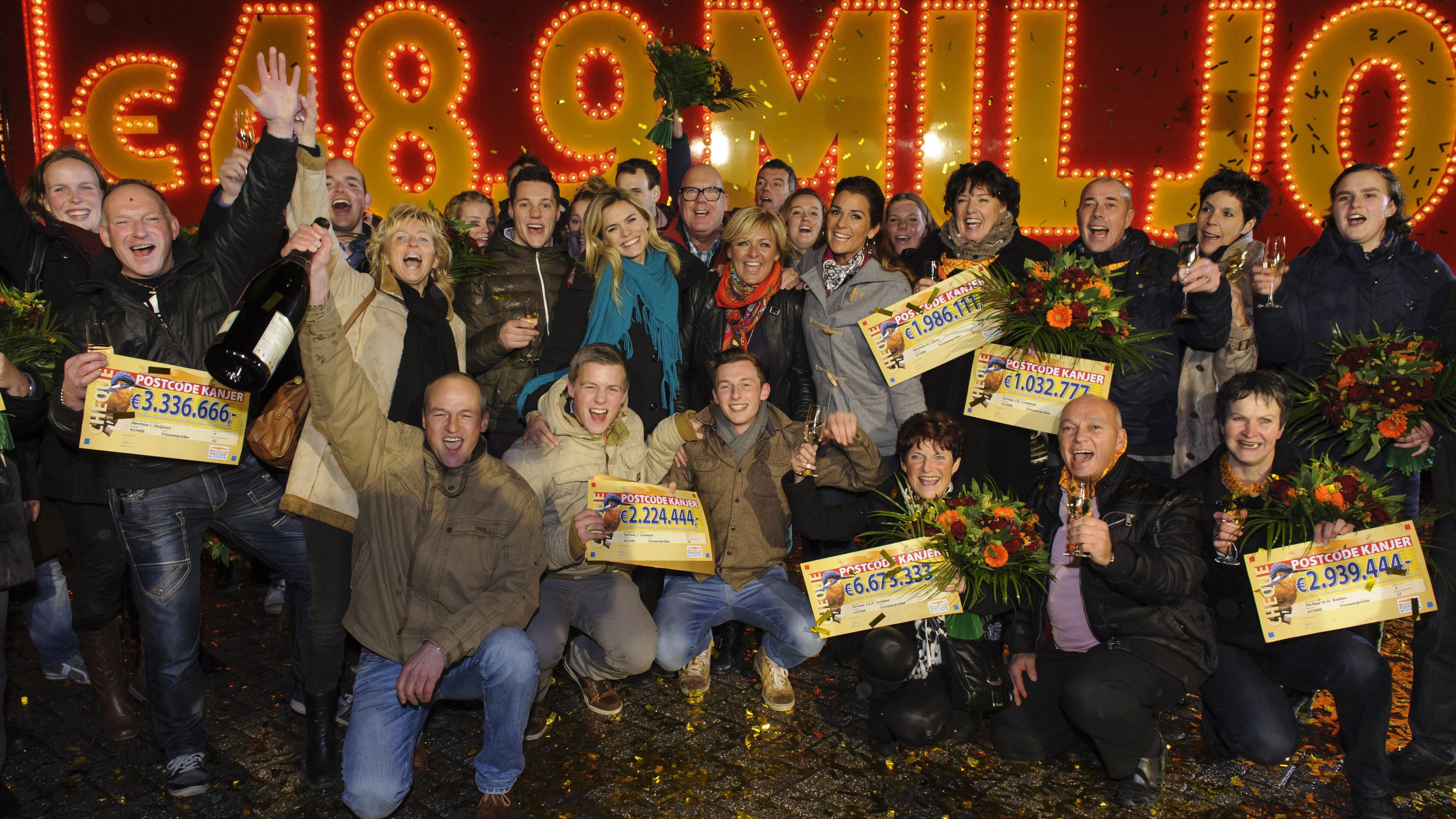 1 Dorp, 1 Postcode, 43 Miljoen 2015 movie scene