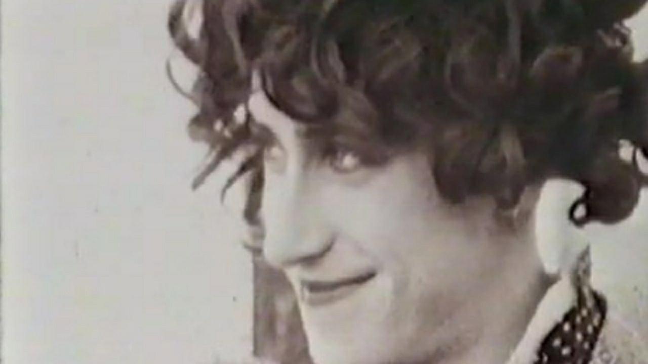 The Face With a Back Expression 1992 movie scene