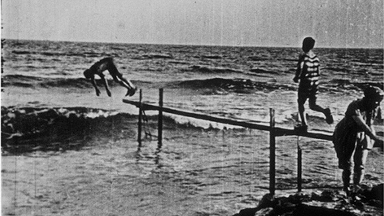 Swimming in the Sea 1895 movie scene