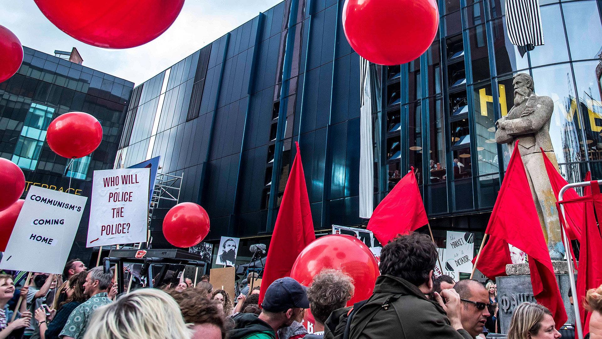 Ceremony: The Return of Friedrich Engels 2018 movie scene
