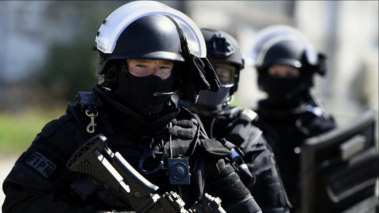 Les Hommes du RAID 2015 movie scene