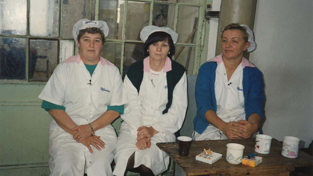 Alltagsgeschichte – Frauen in der Fabrik 1995 movie scene