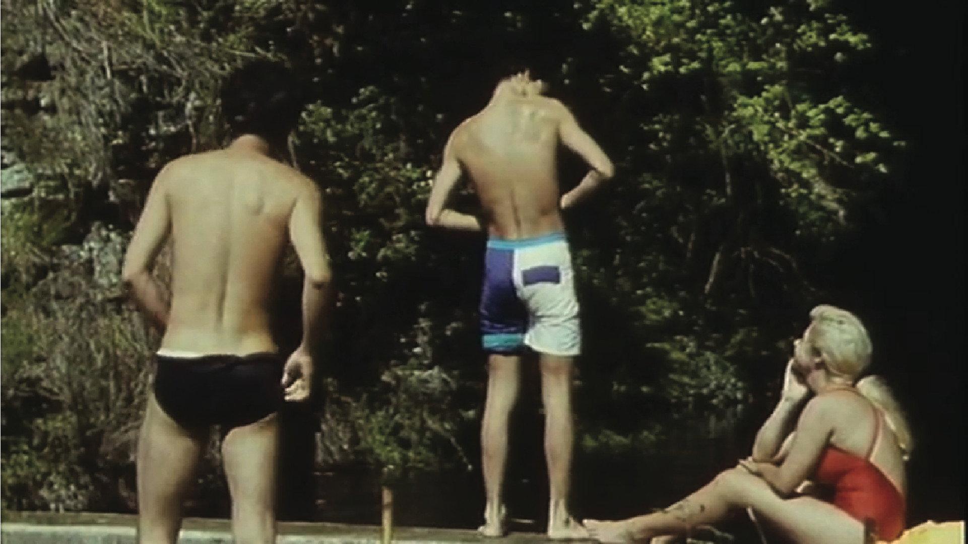 Les baigneurs 1991 movie scene