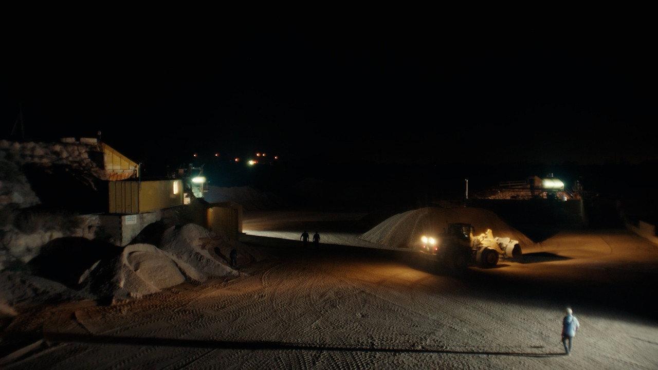 Apartamentos Paradiso 2024 movie scene