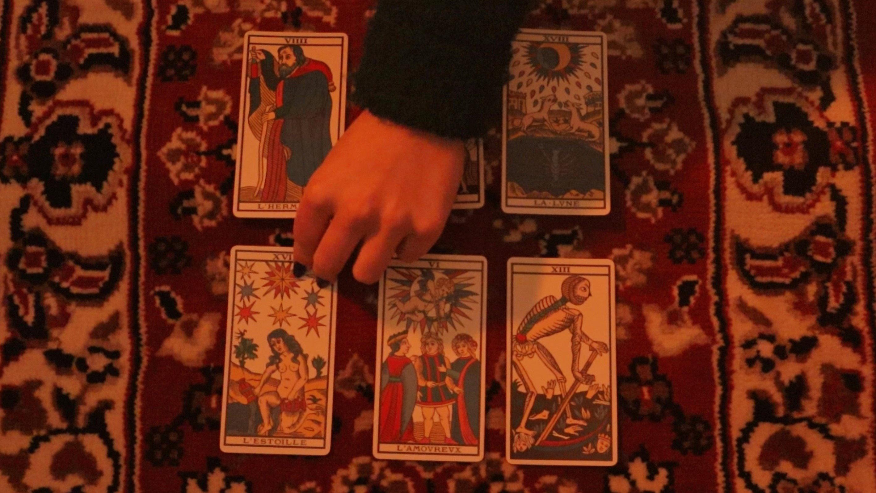 Le Tarot 2025 movie scene