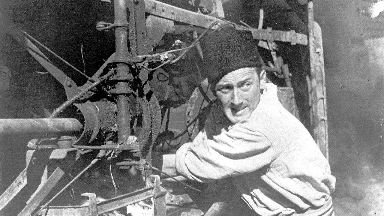 Undercover 1943 movie scene