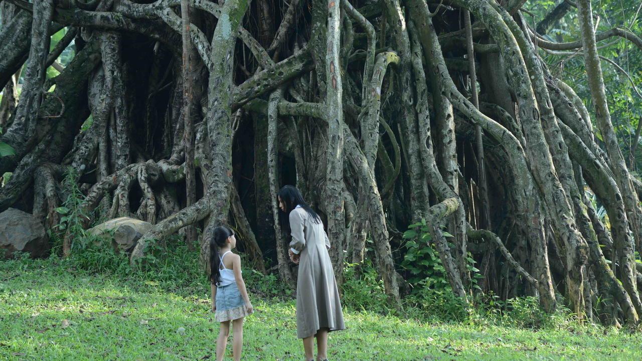Danur: I Can See Ghosts 2017 movie scene