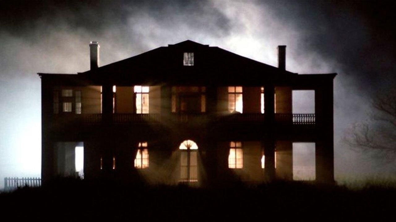 Farm House 2008 movie scene