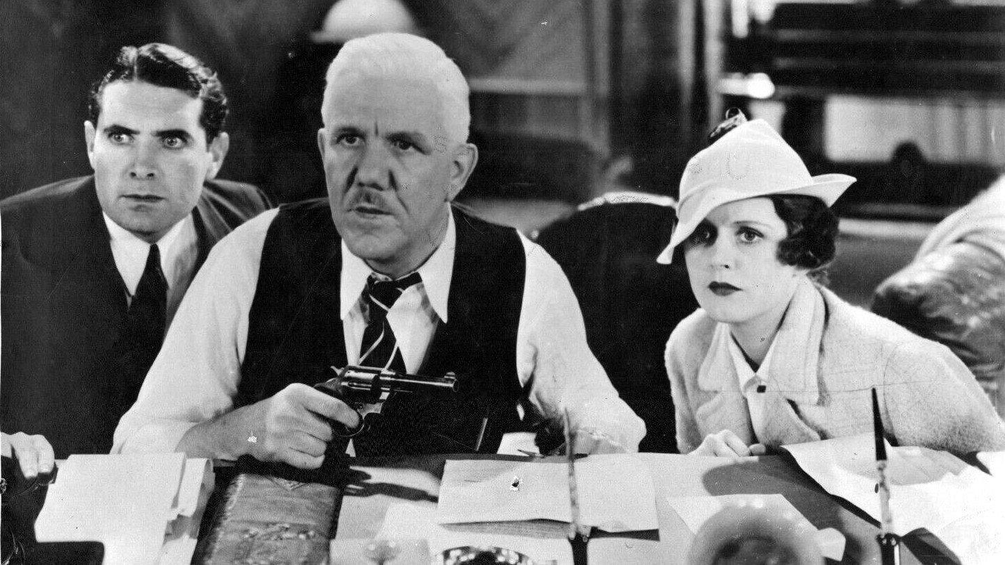 A Face in the Fog 1936 movie scene