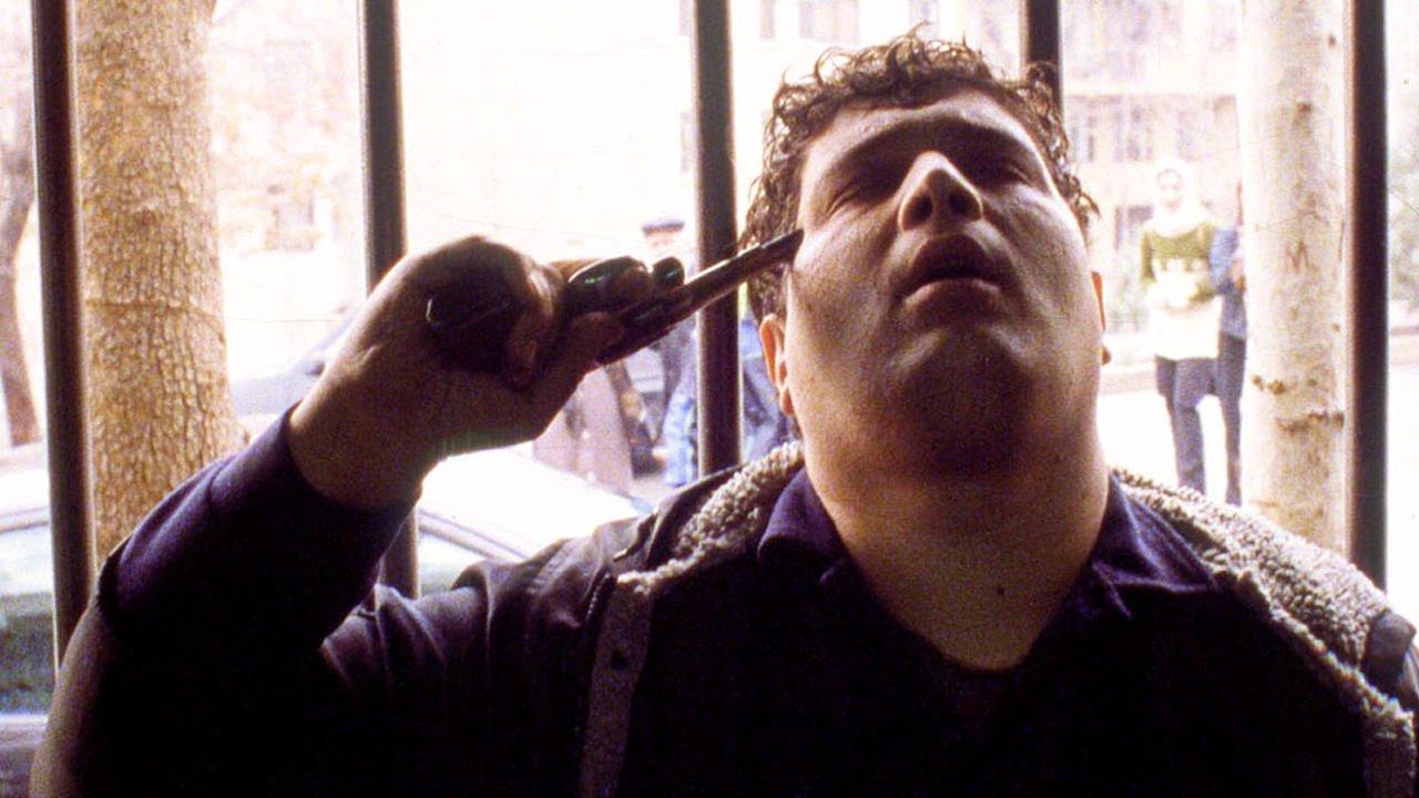 Crimson Gold 2003 movie scene
