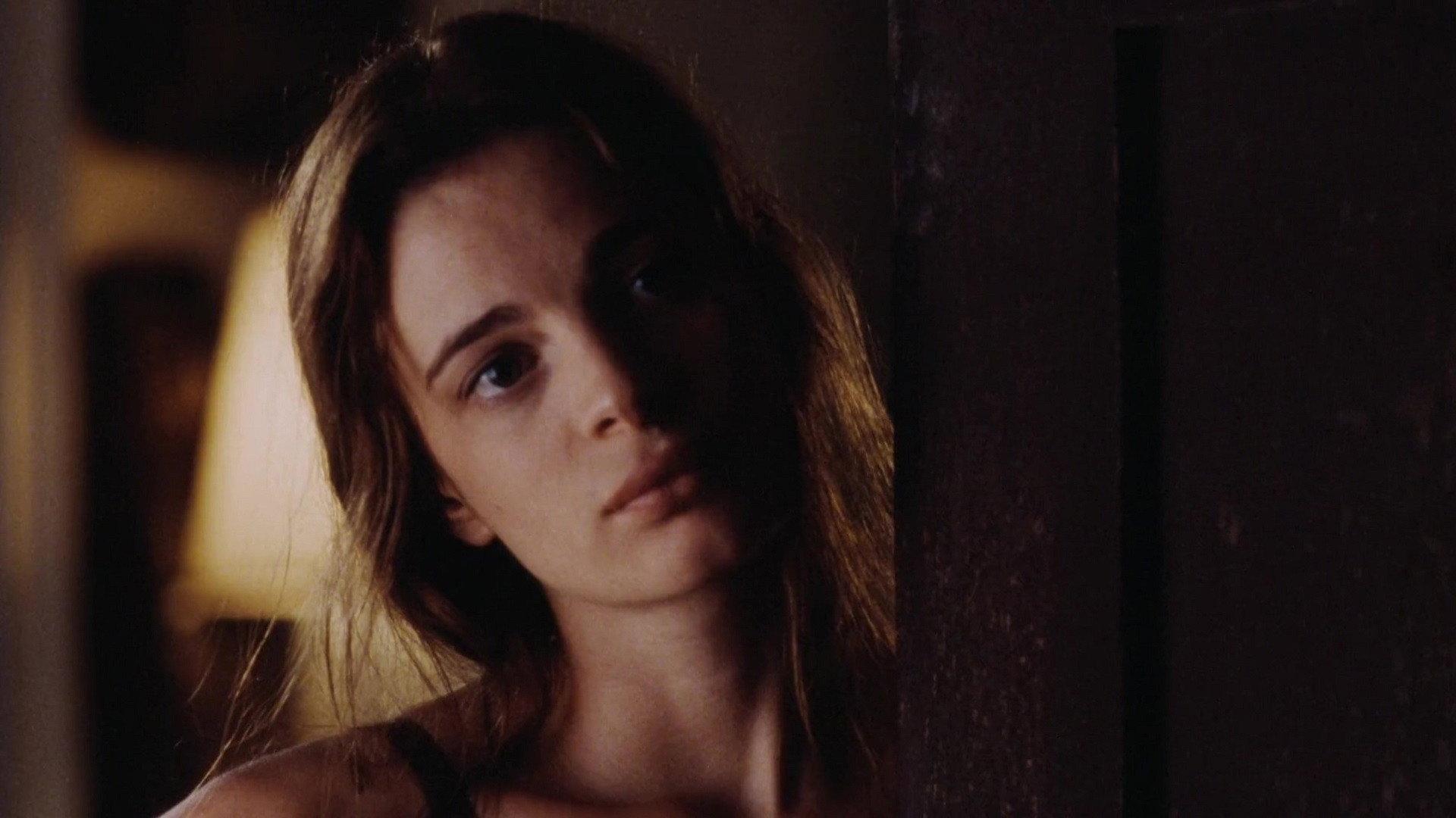 The Grave 1996 movie scene