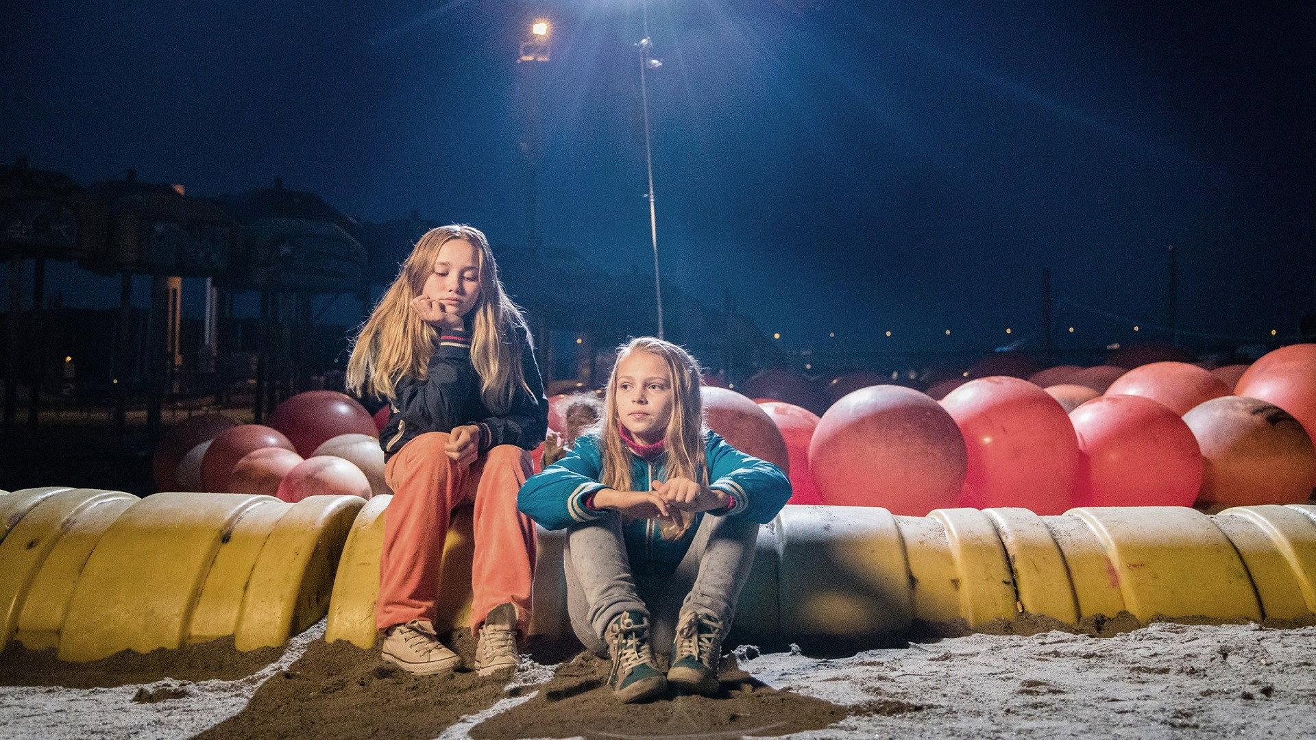 Thea & Tuva 2022 movie scene