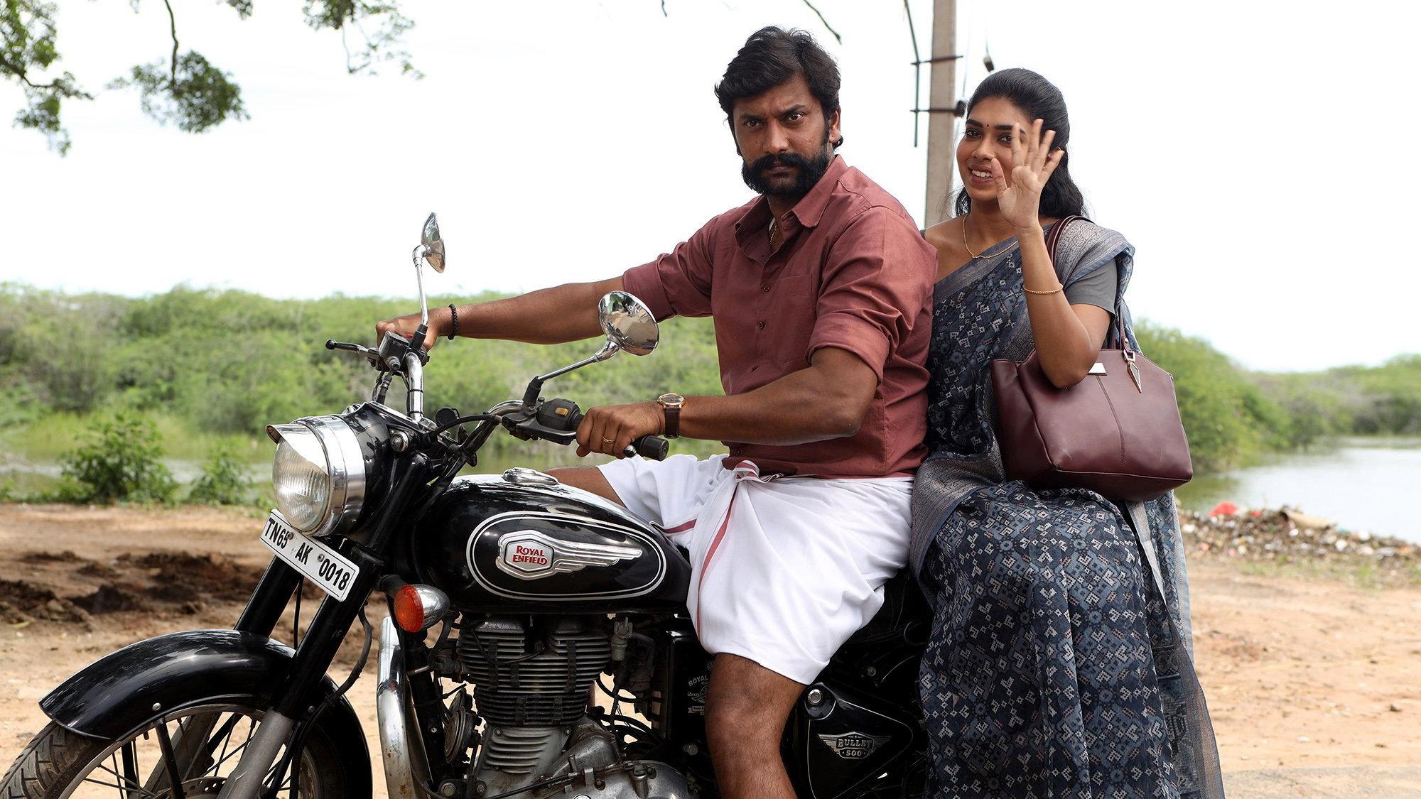 Kazhuvethi Moorkkan 2023 movie scene