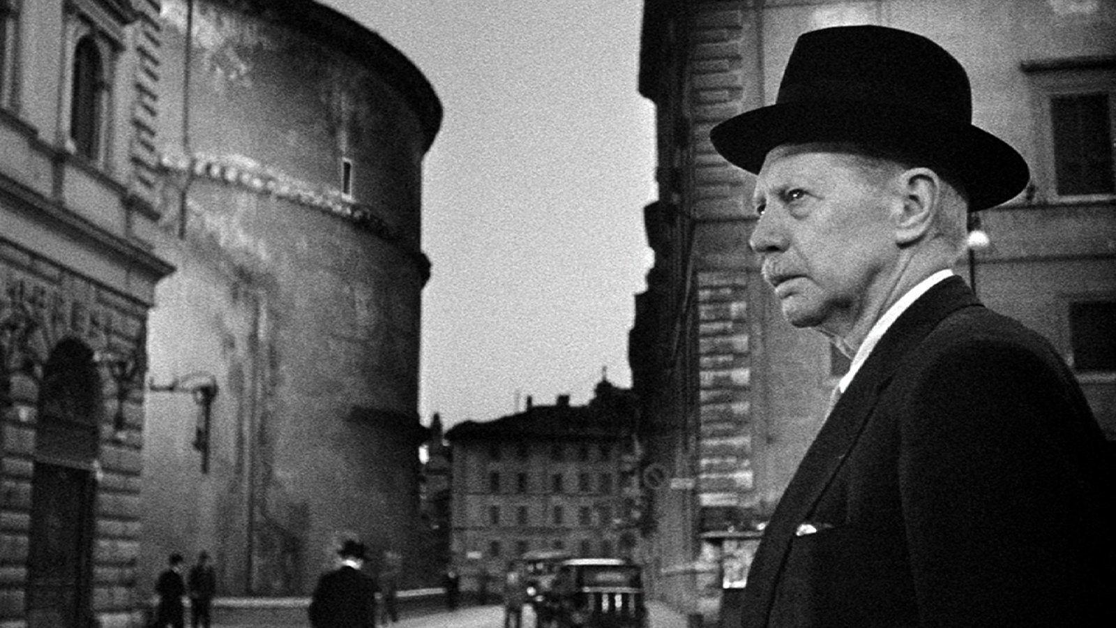 Umberto D. 1952 movie scene