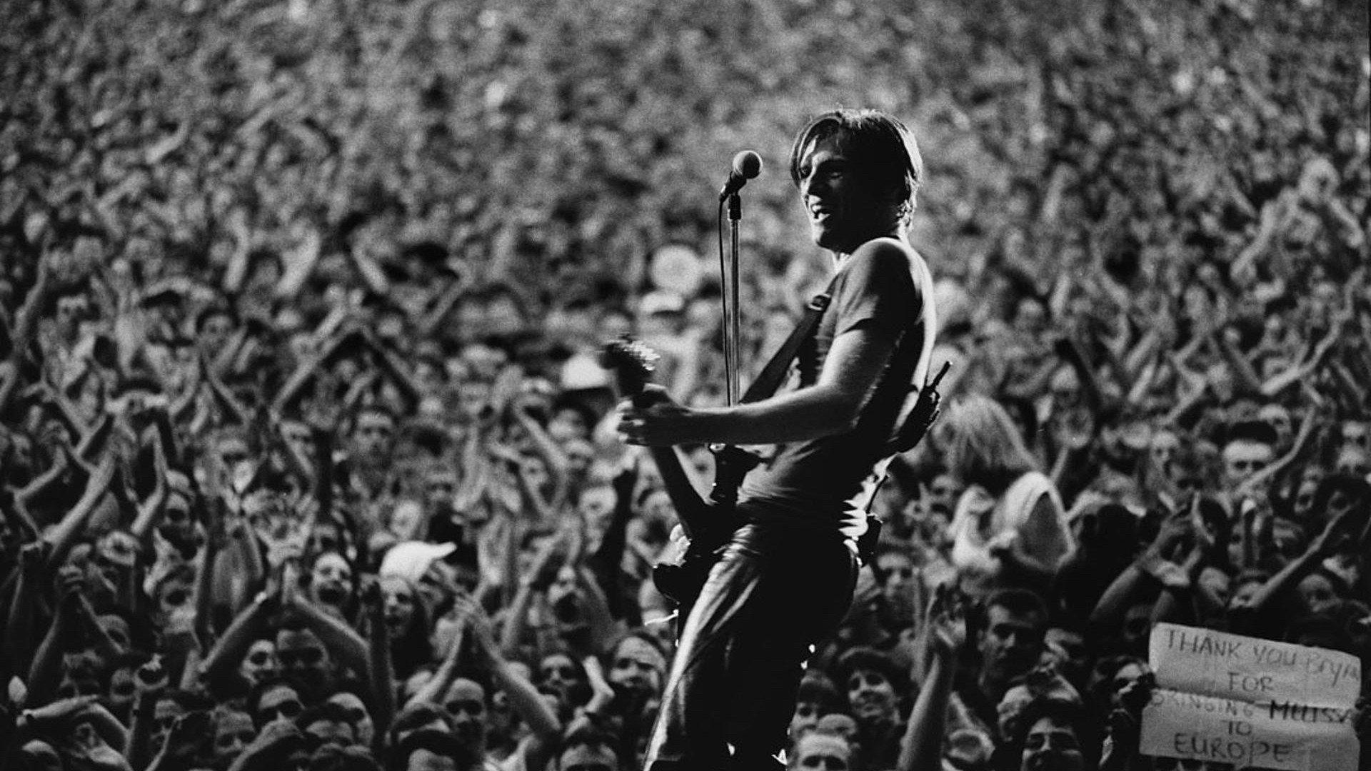 Bryan Adams - Wembley Live 1996 2016 movie scene